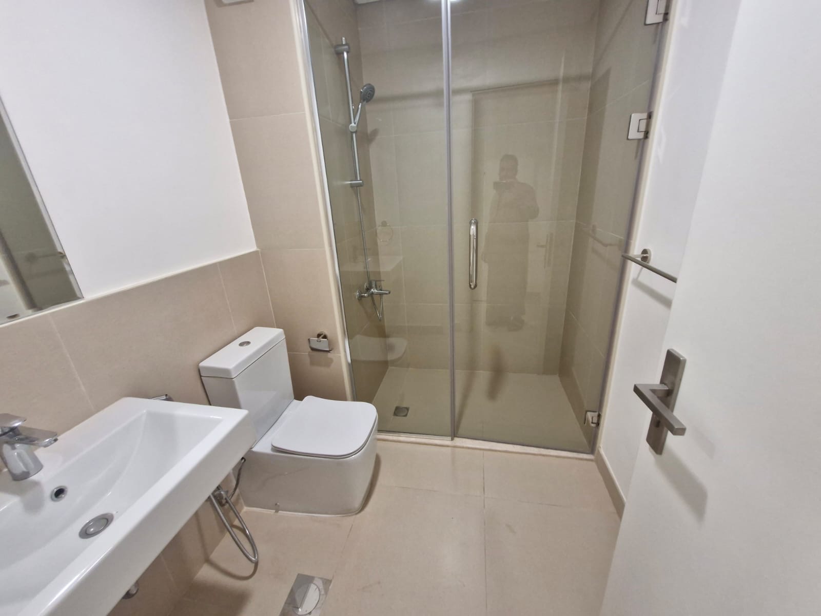 🏡 *Luxury Villa in Sedra – Roshn*   ✨ 300 m² Modern Villa | Elegance Meets Functionality     